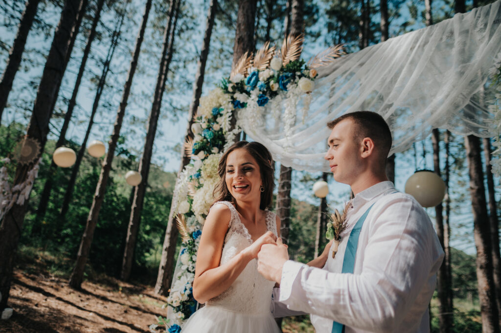 Сватбена агенция Алгара дава няколко причини защо да обмислите сватба в средата на седмицата